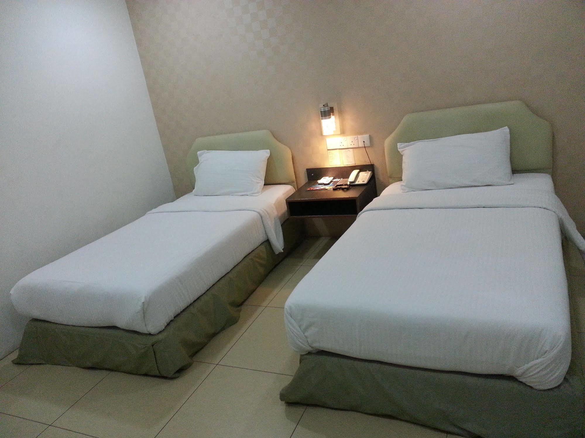 Hotel Avenue Kuantan Buitenkant foto