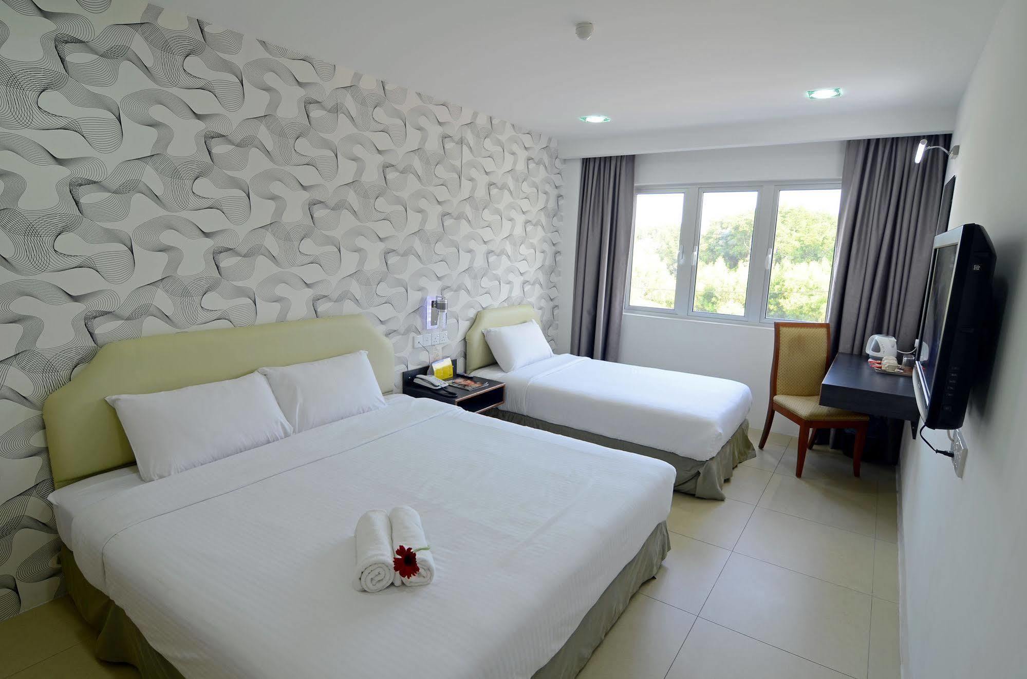 Hotel Avenue Kuantan Buitenkant foto