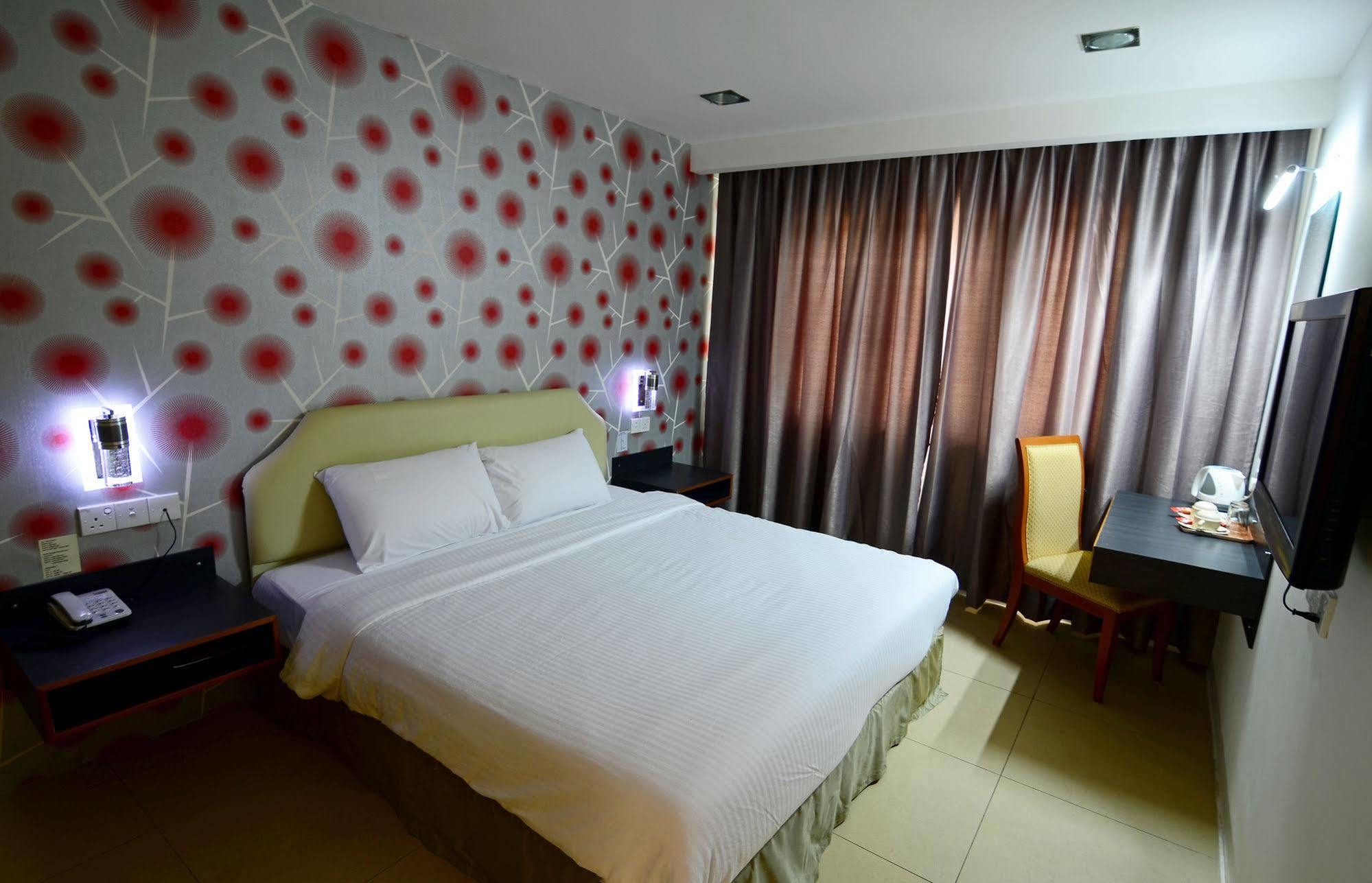Hotel Avenue Kuantan Buitenkant foto