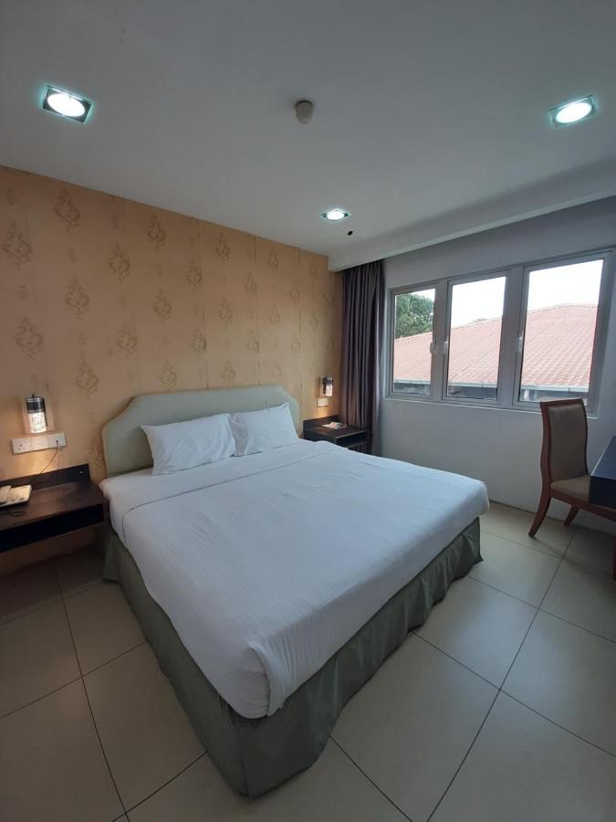 Hotel Avenue Kuantan Buitenkant foto